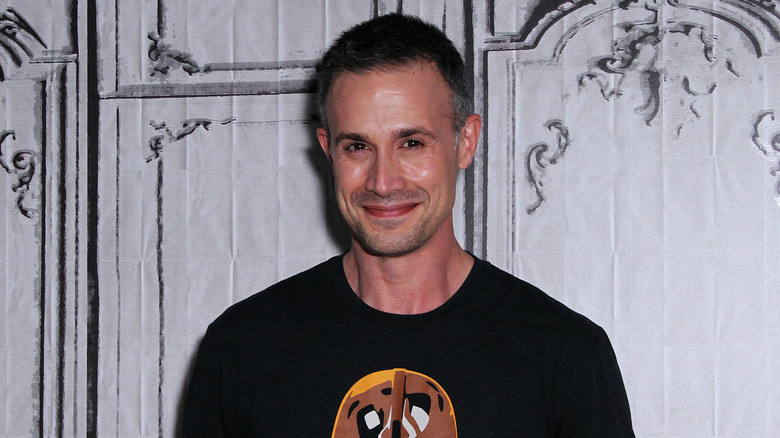 Freddie Prinze, Jr. smiling