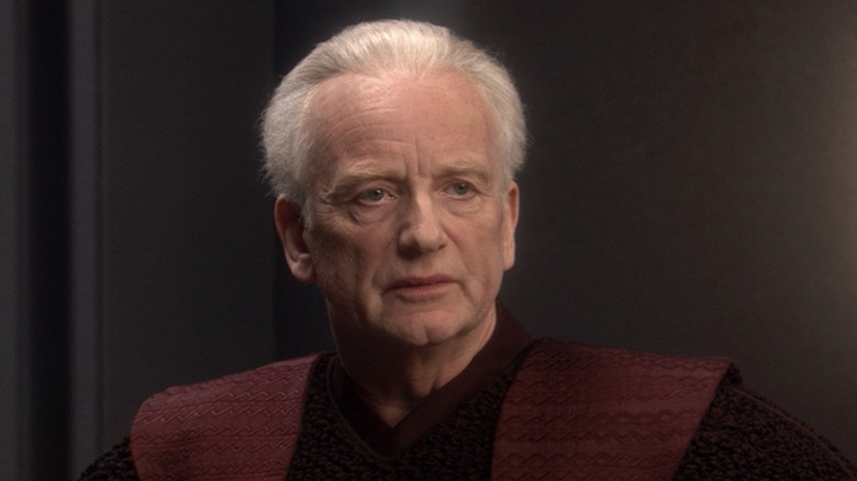 Palpatine speaking in Star Wars: Episode III - Revenge of the Sith (2005)