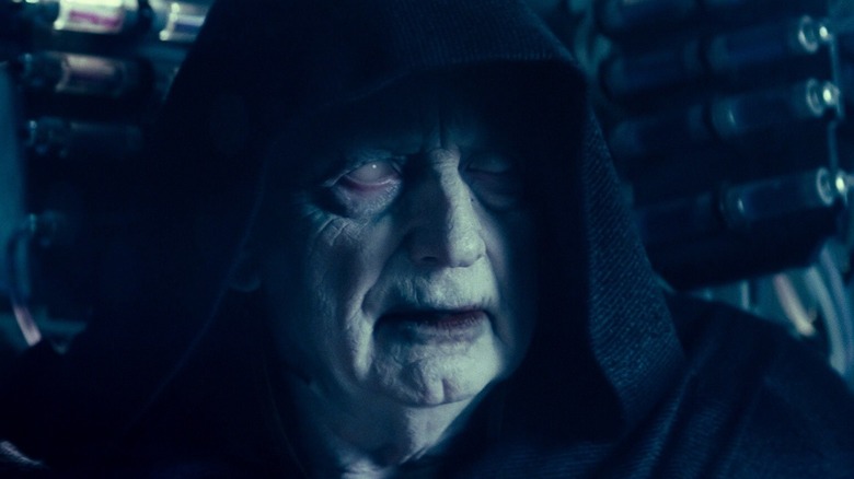 Close-up of Darth Sidious snarling on Exegol in Star Wars: Episode IX - The Rise of Skywalker (2019)