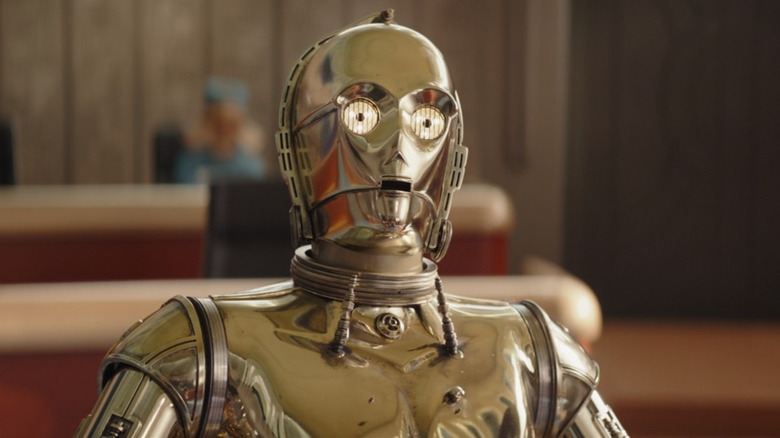 C3PO in court room 