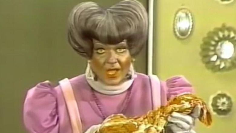 Gormaanda instructing viewers how to cook in "The Star Wars Holiday Special"