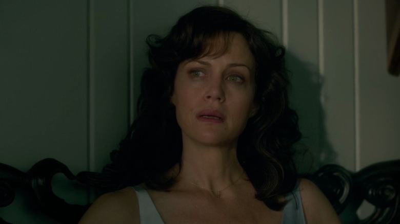 Jessie from "Gerald's Game" handcuffed to a bed