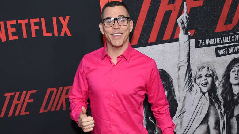 Steve-o gives a thumbs up