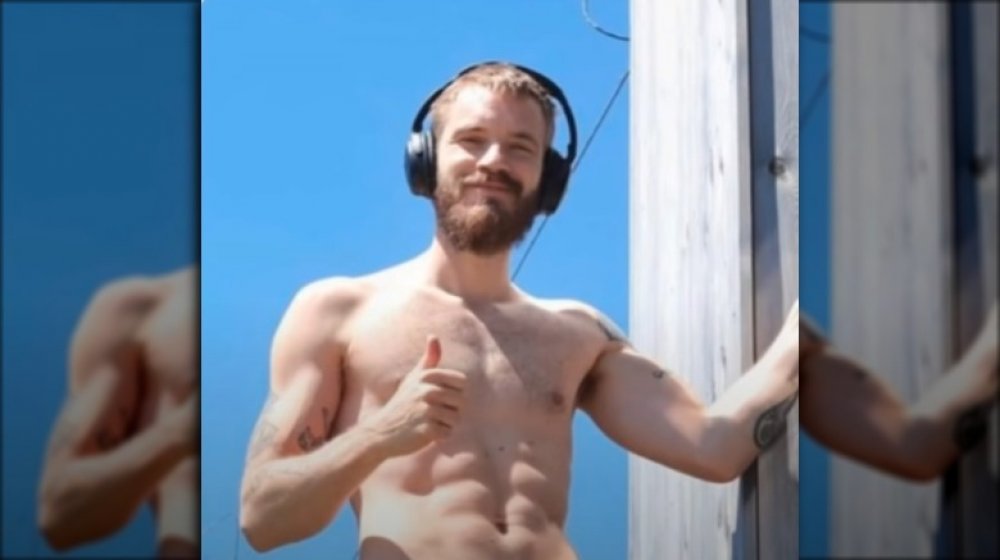 PewDiePie reviews insta photo