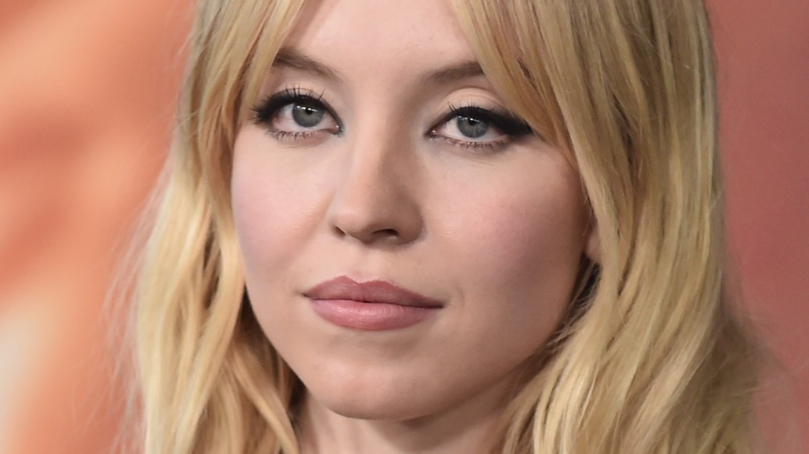 Sydney Sweeney s Unique Approach To Perfecting Her The White Lotus Sydney Sweeney s Unique Approach To Perfecting Her The White Lotus