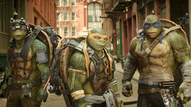 The Ninja Turtles just before a big fight in "Teenage Mutant Ninja Turtles: Out of the Shadows" (2016)