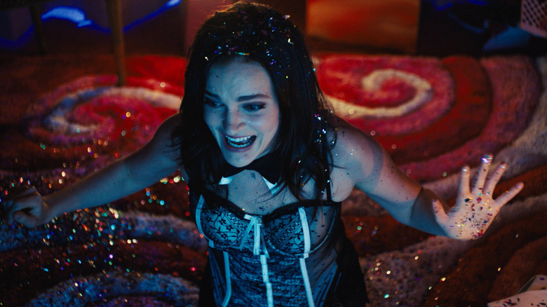 Madeline Brewer as Alice, covered in confetti in Cam (2018)