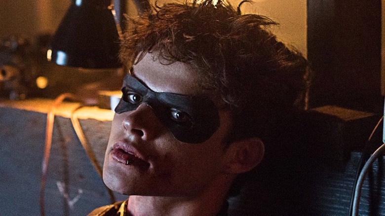 'Titans' Dick Grayson in mask bleeding