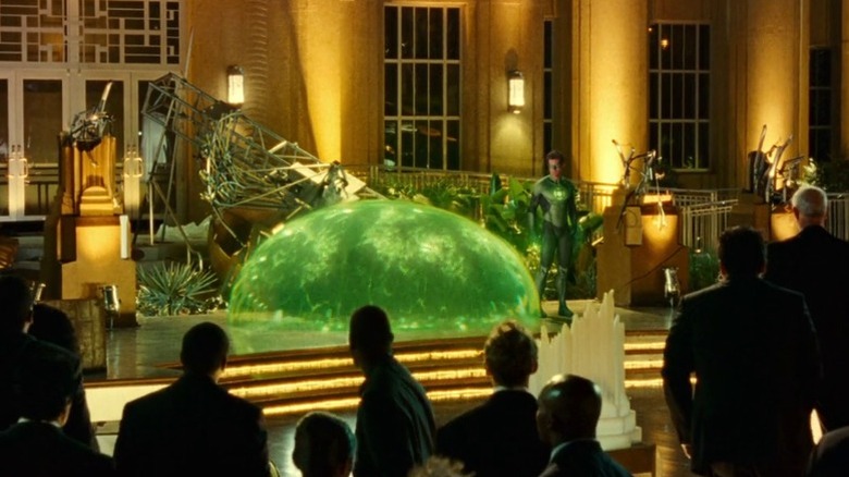 Onlookers observe Green Lantern from afar in "Green Lantern" (2011)