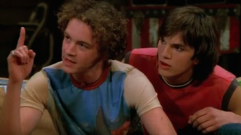 Hyde and Kelso looking concerned