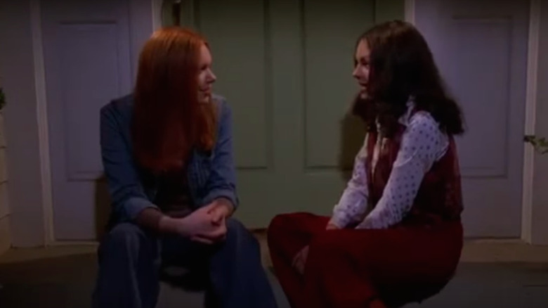Donna Pinciotti and Jackie Burkhart talking