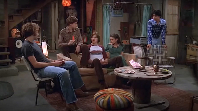 That 70s show cast in the basement