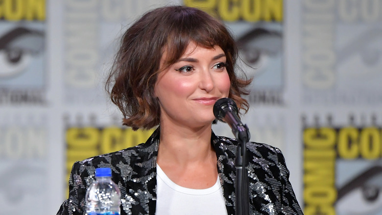 Milana Vayntrub Atandt