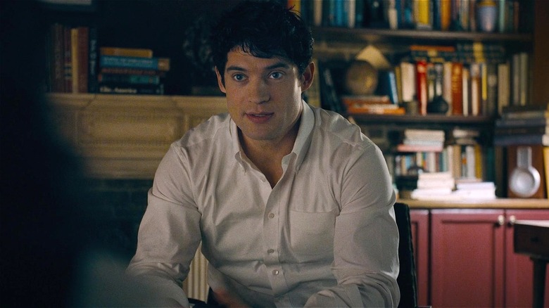 Clark Kent looking surprised at Lois Lane during interview in "Superman" (2025)