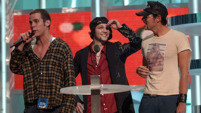 Steve-O, Bam Margera, and Johnny Knoxville present the Best Rap Video award at the 2002 MTV Video Music Awards