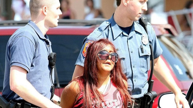Snooki getting arrested for drunk and disorderly conduct on "Jersey Shore"