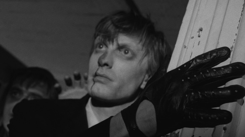 Zombie Johnny enters the house in Night of the Living Dead (1968)