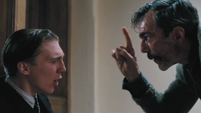 Paul Dano, Daniel Day Lewis in There Will Be Blood