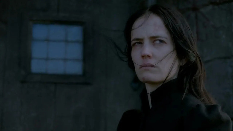 Vanessa turns her head and squints in "Penny Dreadful" (2014-2016)