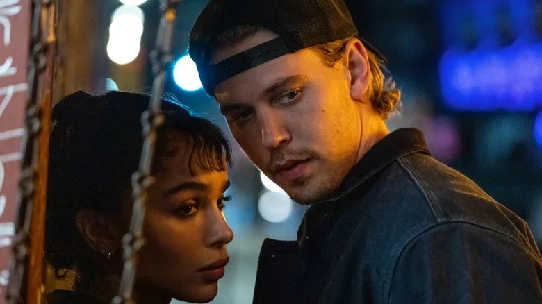 Hank and Yvonne huddled together at night in Caught Stealing