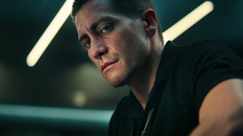 LAPD officer Joe Baylor in the 911 call center in The Guilty.