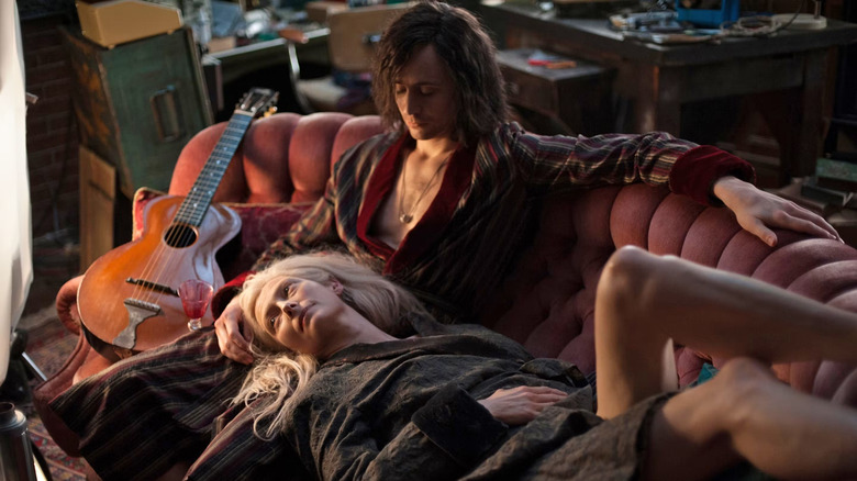 Eve and Adam hanging out in "Only Lovers Left Alive"