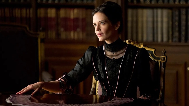 Vanessa Ives spreading out cards