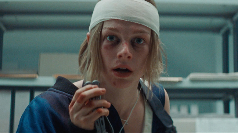 Gretchen wields a switchblade while bandaged up in "Cuckoo"