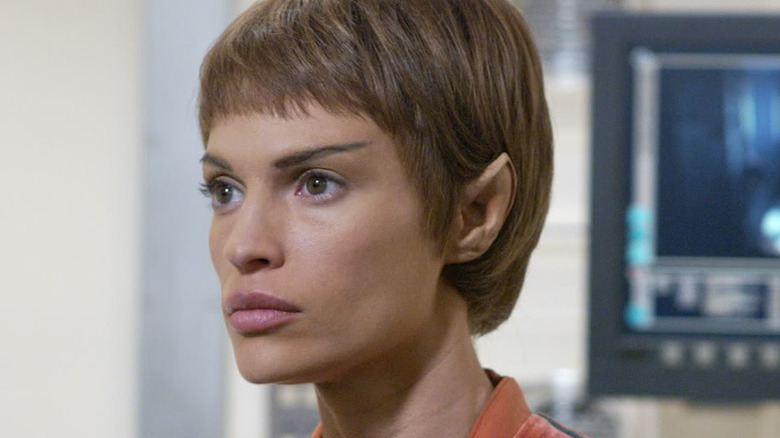 T'Pol looks left