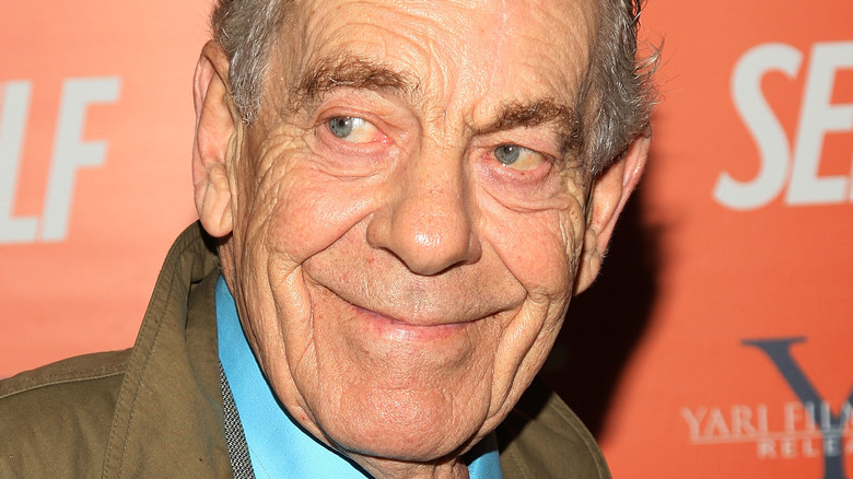 Morley Safer smiling at film premiere