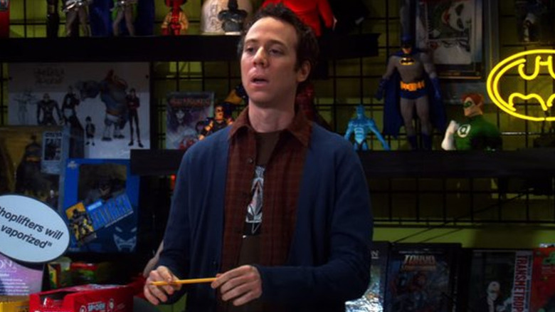 Stuart tells Penny he loves her in "The Big Bang Theory"