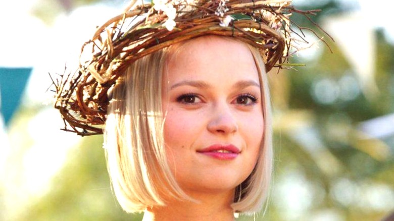 Amber wearing a stick crown The A List