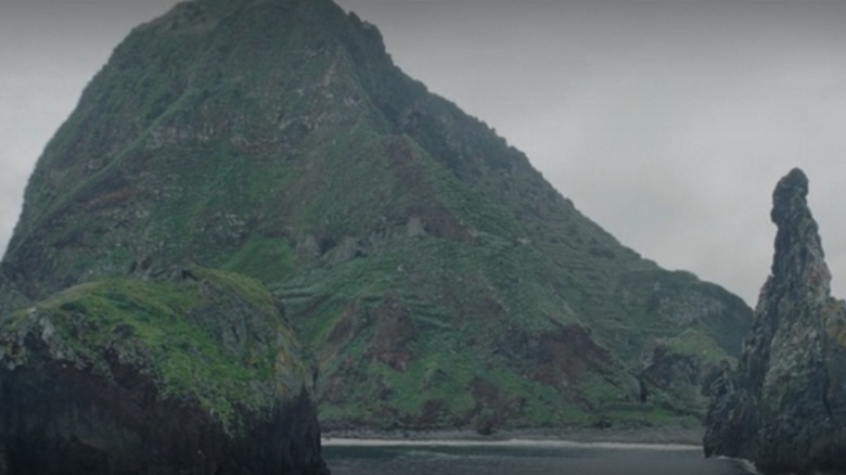 Qimir's island hideout