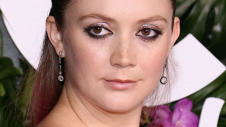 Billie Lourd wearing dark eye makeup