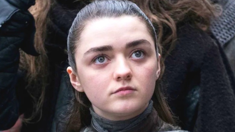 Maisie Williams Arya looking up