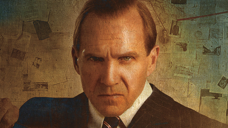 Ralph Fiennes as Orlando Oxford grimacing on 