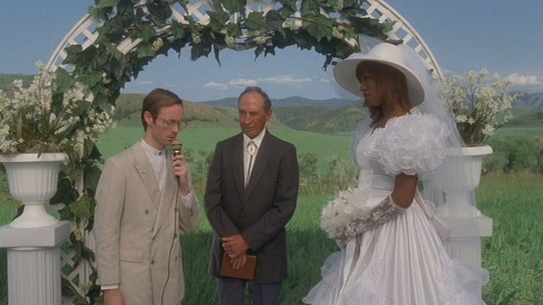 Kip and LaFawnduh get married in "Napoleon Dynamite" (2004)