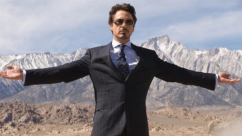 Tony Stark spreading his arms out in Iron Man (2008)
