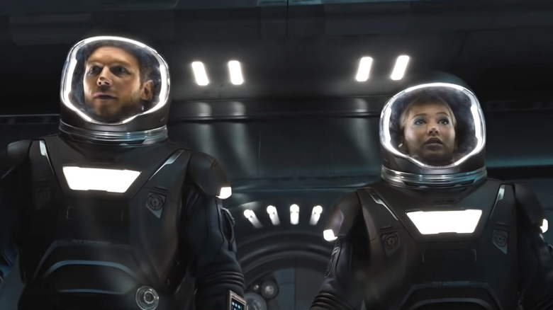 Jim and Aurora in spacesuits in Passengers