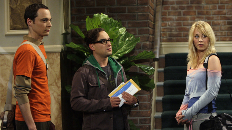 Sheldon, Leonard, Penny standing
