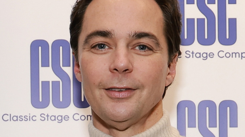 Jim Parsons smiling on the red carpet