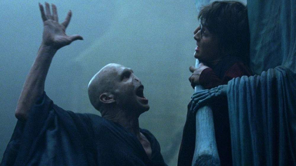 Voldemort attacks Harry in graveyard