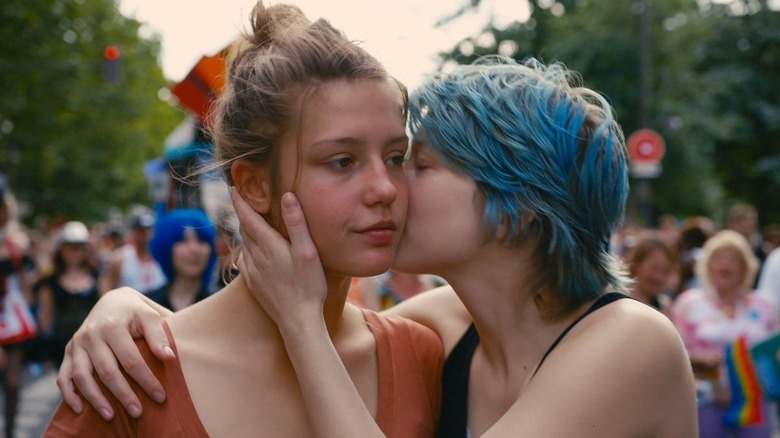   Léa Seydoux ja Adele Exarchopoulos jakavat smoochin