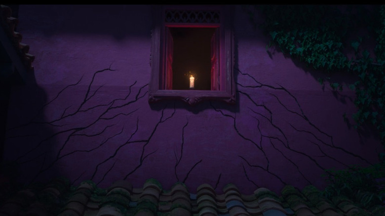 Encanto candle threatened by cracks