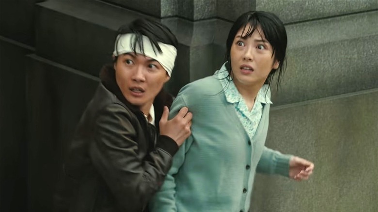 Shikishima and Noriko react to Godzilla