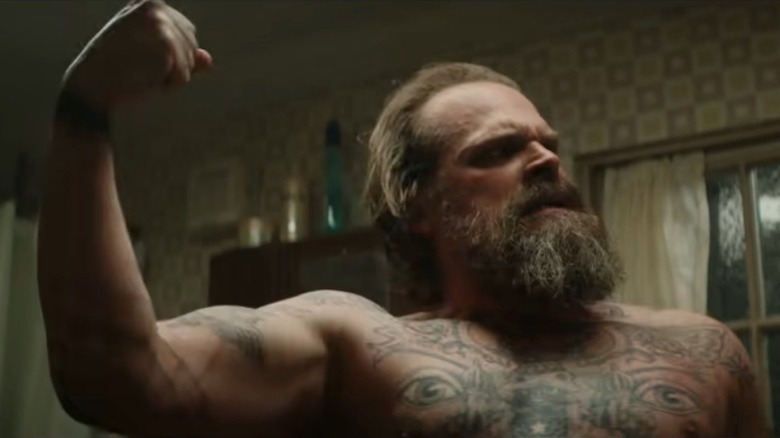 Alexei flexing in Black Widow