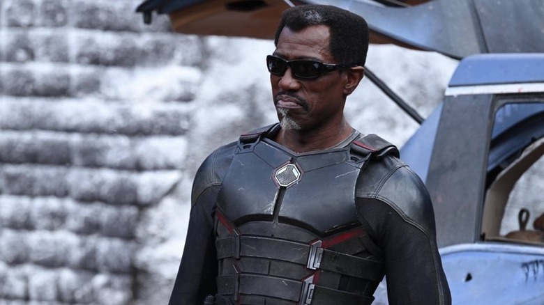 Blade wears metal armor and black sunglasses in "Deadpool and Wolverine" (2024)