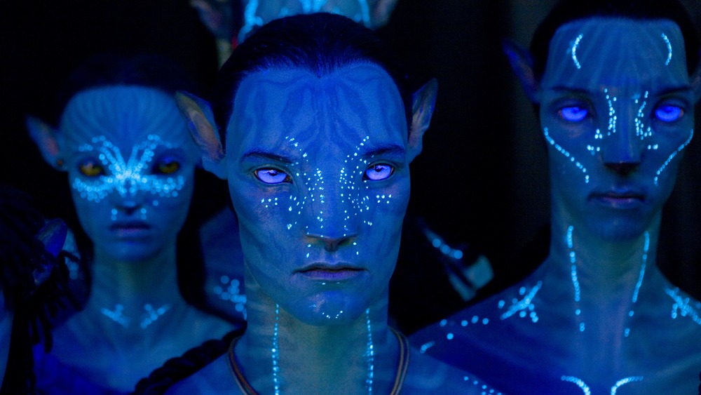 Na'vi glowing in Avatar 