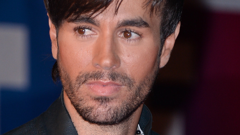 Enrique Iglesias serious