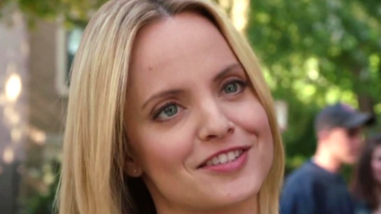 Mena Suvari as Isabella Chicago Fire